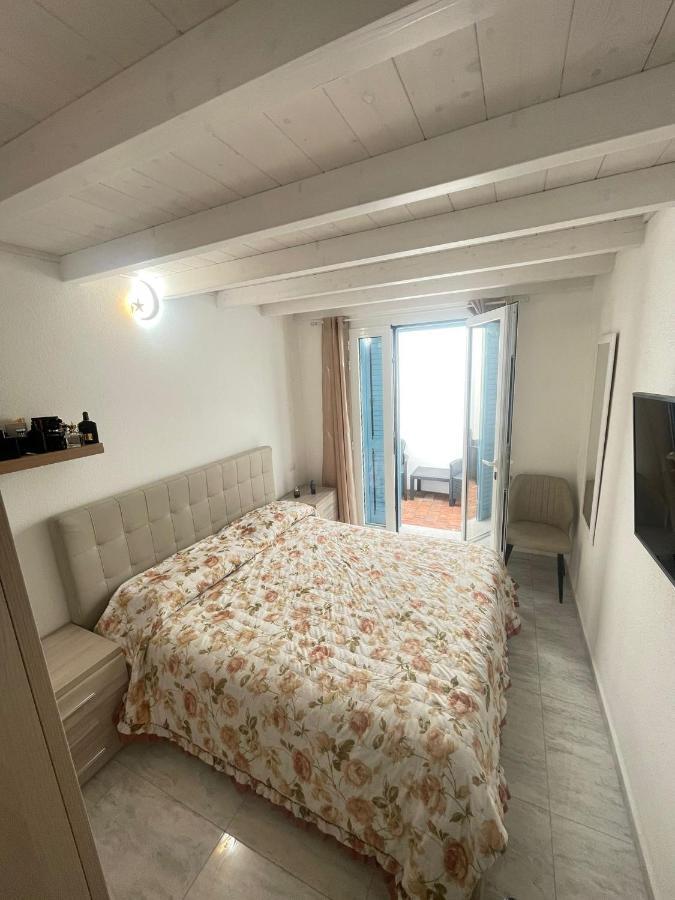 La Perla Del Mare 2 Bed & Breakfast La Caletta Ngoại thất bức ảnh